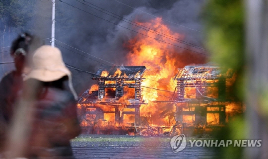 지난 4월 발생한 강릉 산불 모습. 사진 연합뉴스